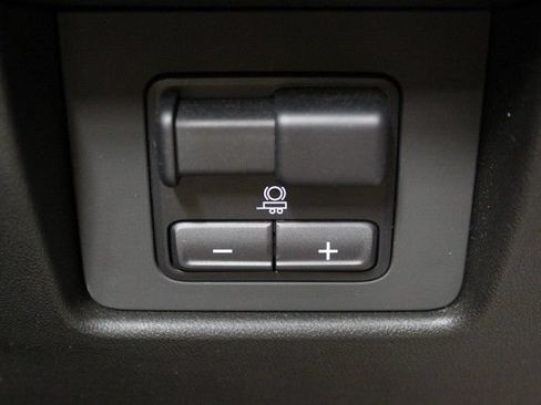 Used 2024 Chevrolet Colorado LT w/ LT Convenience Package II AWD/4WD image 20