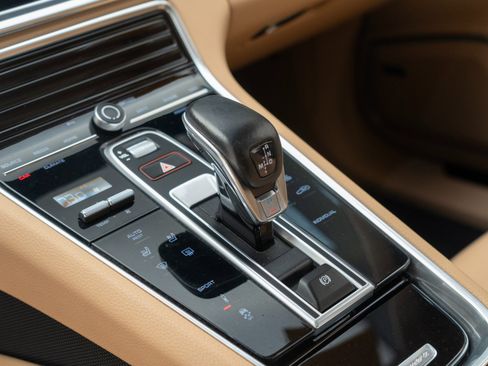 Certified 2023 Porsche Panamera Platinum Edition image 27