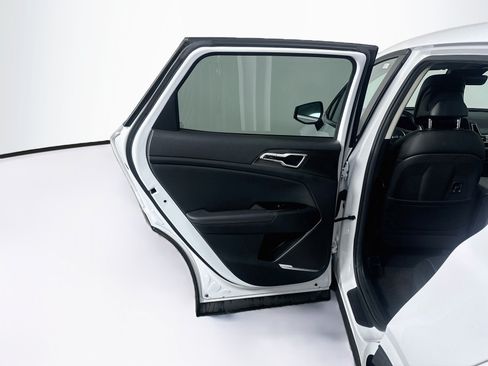 Used 2025 Kia Sportage EX FWD image 27