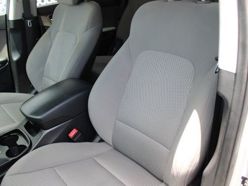 Used 2017 Hyundai Santa Fe Sport FWD image 23