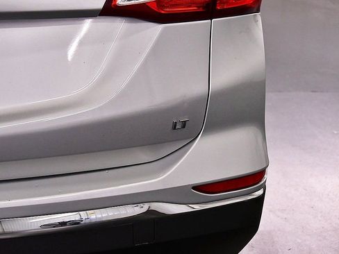 Used 2018 Chevrolet Equinox LT image 11