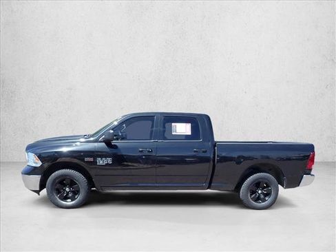 Used 2019 RAM 1500 Classic SLT AWD/4WD image 2