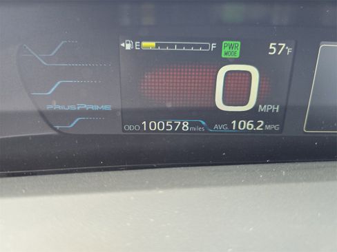 Used 2018 Toyota Prius Prime Plus image 27