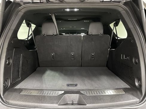 Used 2023 Chevrolet Suburban Premier AWD/4WD image 25