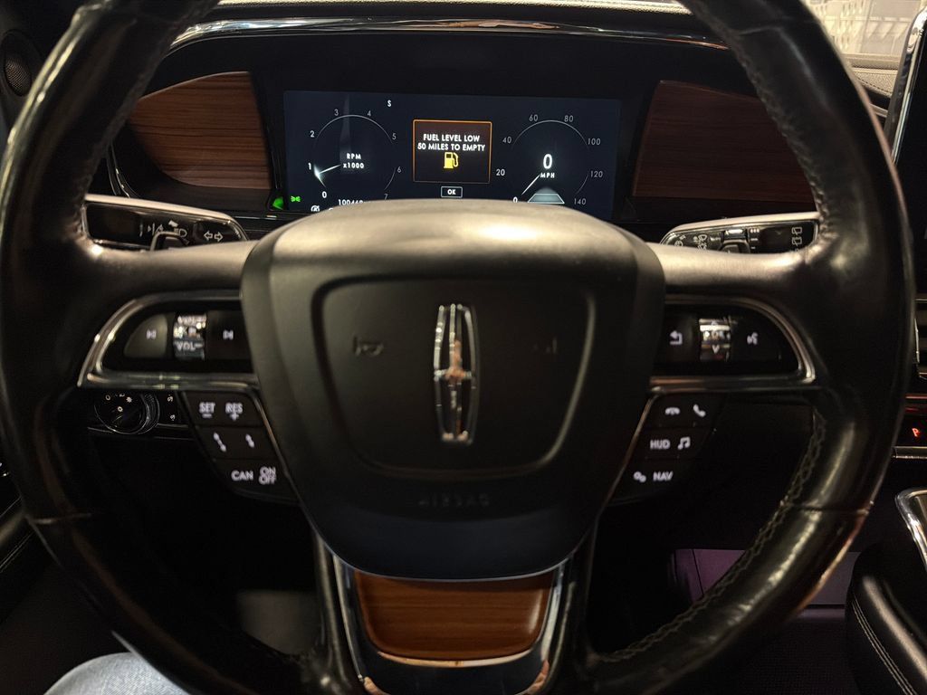 Used 2018 Lincoln Navigator Reserve w/ Technology Package AWD/4WD image 12