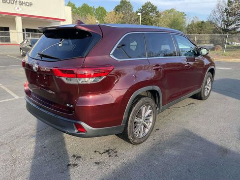 Used 2019 Toyota Highlander XLE image 10