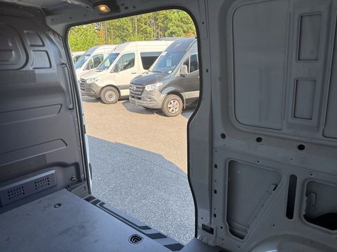 Used 2023 Mercedes-Benz Sprinter 144 Cargo image 24