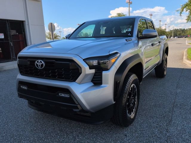 Certified 2025 Toyota Tacoma TRD Off-Road AWD/4WD image 8