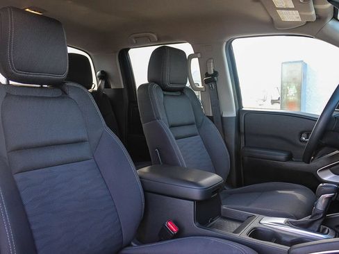 Used 2022 Nissan Frontier SV AWD/4WD image 17
