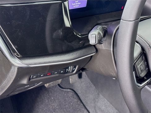 Used 2025 Jeep Wagoneer S Limited image 11