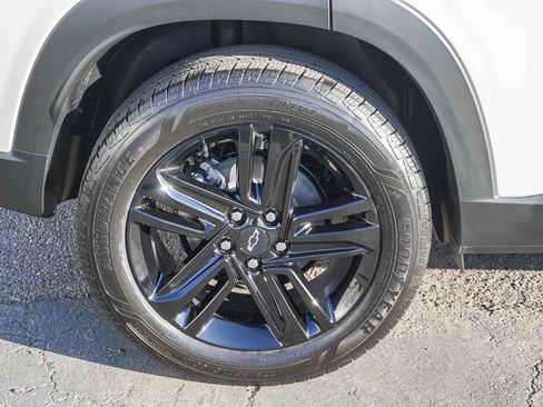 New 2026 Chevrolet Trax ACTIV w/ Sunroof Package FWD image 8