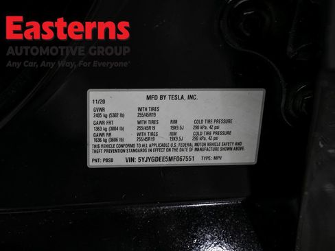 Used 2021 Tesla Model Y Long Range AWD/4WD image 30