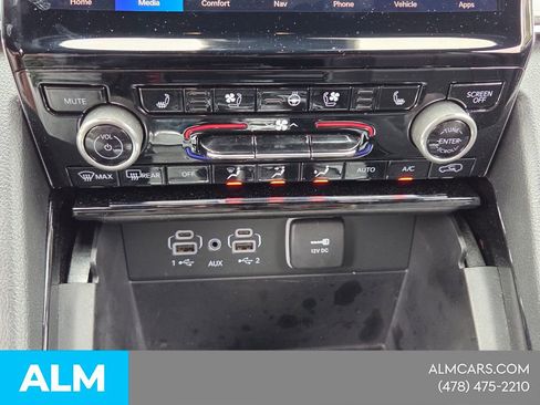 Used 2023 Jeep Grand Cherokee Overland AWD/4WD image 24