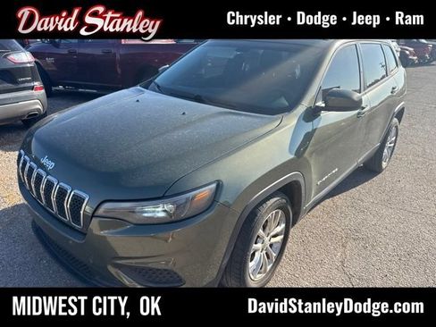 Used 2020 Jeep Cherokee Latitude FWD image 1