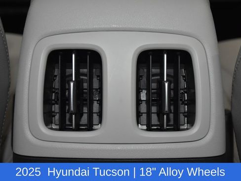 Used 2025 Hyundai Tucson SEL AWD/4WD image 31