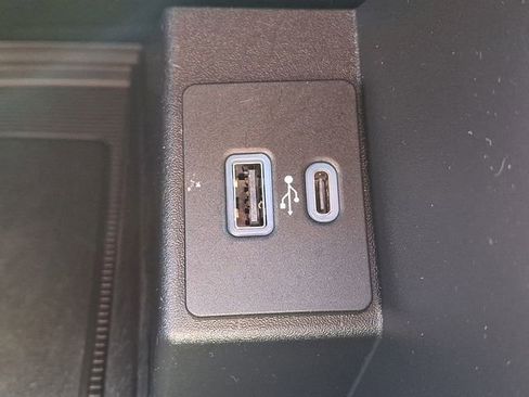 Certified 2022 Ford Edge ST-Line image 23