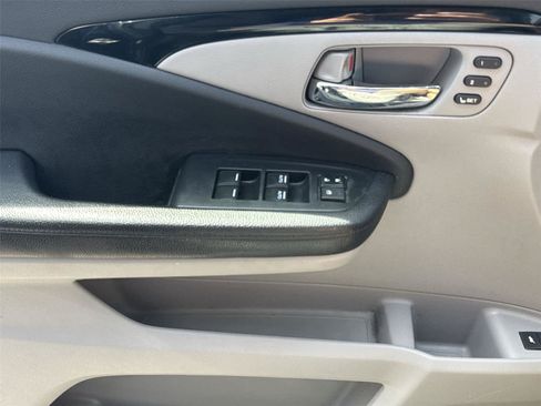 Used 2018 Honda Pilot Touring image 21