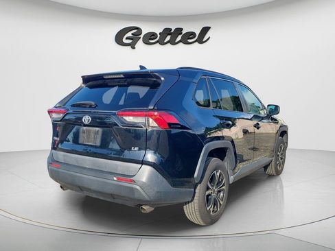 Used 2019 Toyota RAV4 LE FWD image 3