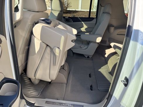 Used 2019 GMC Yukon XL Denali w/ Denali Ultimate Package image 41