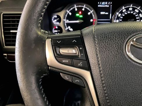 Used 2018 Toyota Land Cruiser AWD/4WD image 22