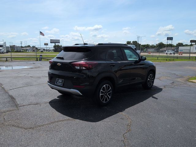 Used 2025 Chevrolet TrailBlazer LT w/ Driver Confidence Package FWD image 8