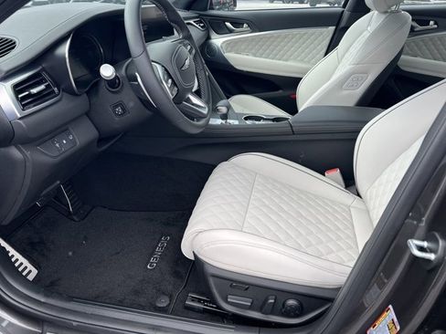 Used 2025 Genesis G70 3.3T Advanced w/ Sport Prestige Package image 10