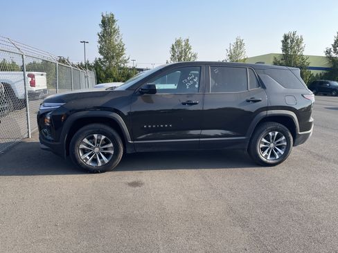 Used 2026 Chevrolet Equinox LT AWD/4WD image 2