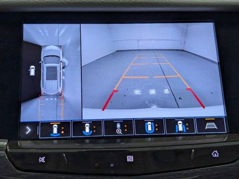 Used 2020 Cadillac XT6 Premium Luxury image 29