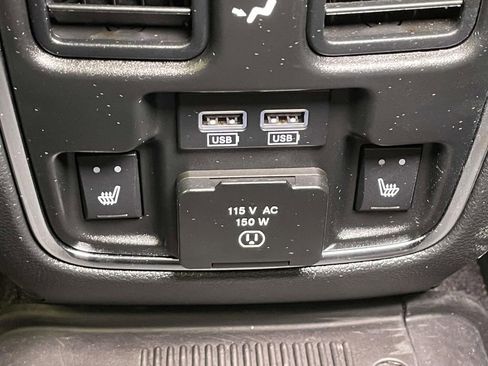 Used 2018 Jeep Grand Cherokee Limited image 25