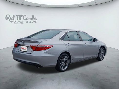 Used 2017 Toyota Camry SE image 5