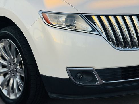 Used 2013 Lincoln MKX FWD image 16