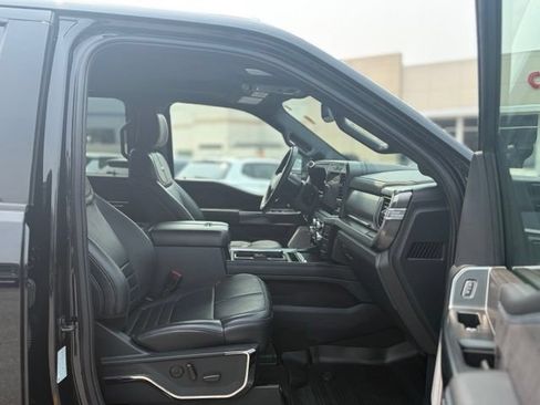 Used 2025 Ford F350 Platinum w/ FX4 Off-Road Package AWD/4WD image 29