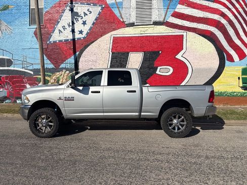 Used 2018 RAM 2500 Tradesman w/ Chrome Appearance Group image 3