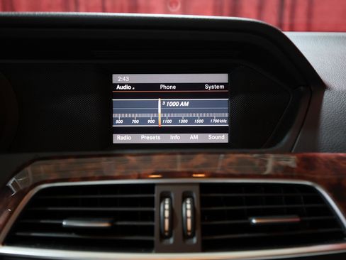 Used 2014 Mercedes-Benz C 250 Sedan image 18