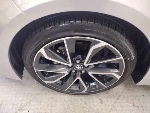 Used 2022 Toyota Corolla XSE FWD image 5