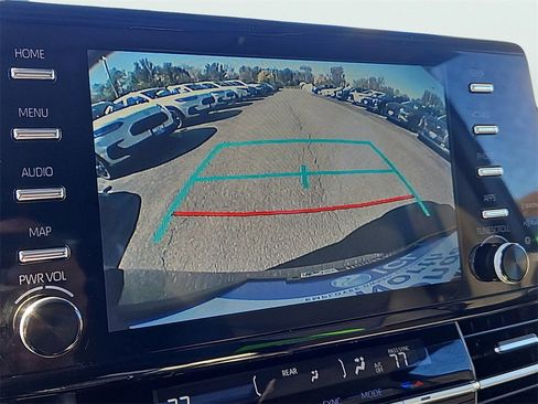 Used 2024 Toyota Sienna XLE image 16