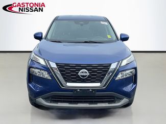 Used 2023 Nissan Rogue SV video 2