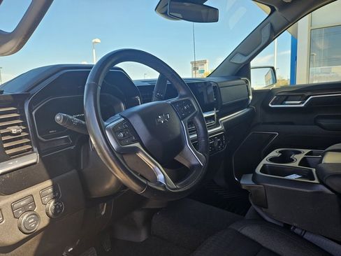 Used 2022 Chevrolet Silverado 1500 RST image 9