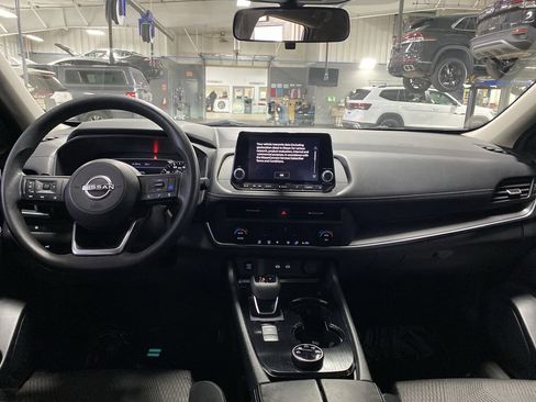 Certified 2024 Nissan Rogue SV image 5