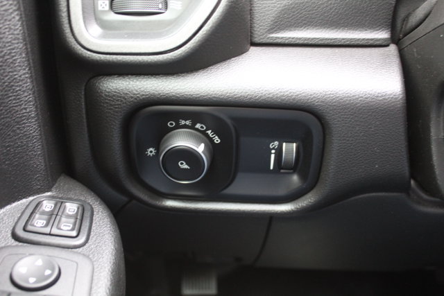 Used 2024 RAM 2500 Tradesman w/ Chrome Appearance Group AWD/4WD image 27