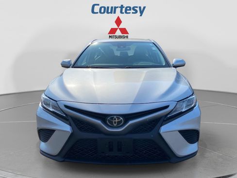 Used 2020 Toyota Camry SE w/ Carpet Mat Package FWD image 9