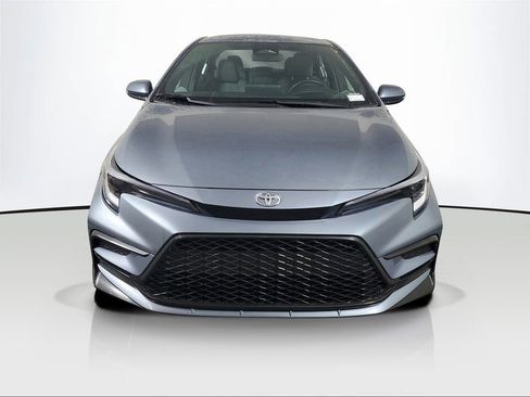 Used 2025 Toyota Corolla SE image 2