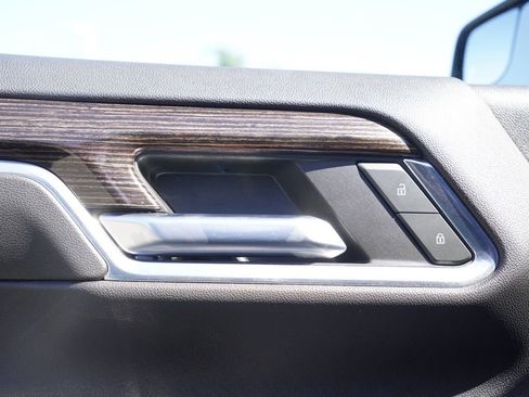 Used 2023 GMC Sierra 1500 Elevation image 11