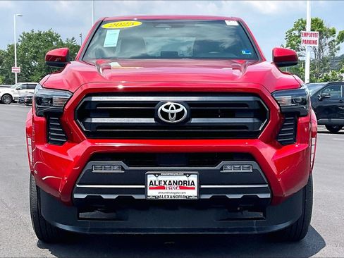Used 2025 Toyota Tacoma SR5 AWD/4WD image 3