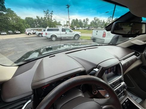 Used 2017 Chevrolet Suburban LT AWD/4WD image 50