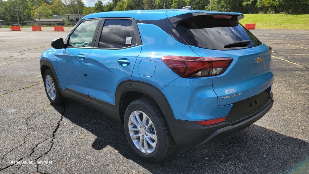 New 2026 Chevrolet TrailBlazer LS w/ LS Convenience Package FWD image 9