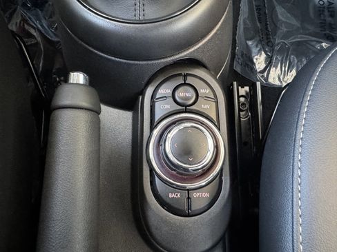 Used 2024 MINI Cooper 2-Door Hardtop image 23