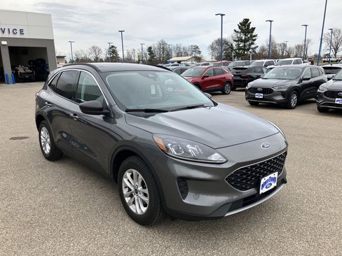 Used 2022 Ford Escape SE w/ Cold Weather Package AWD/4WD image 4