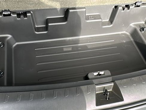 Certified 2023 Chevrolet Traverse LT w/ Midnight/Sport Edition image 31