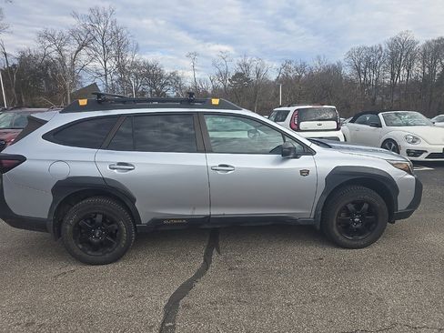 Used 2022 Subaru Outback Wilderness w/ Wilderness Package image 6